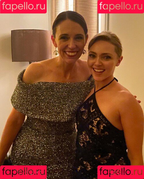 AnnaSophia Robb Onlyfans Photo Gallery 