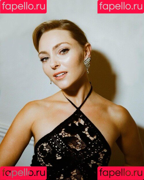 AnnaSophia Robb Onlyfans Photo Gallery 