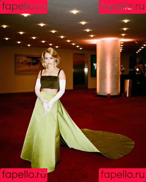 AnnaSophia Robb Onlyfans Photo Gallery 