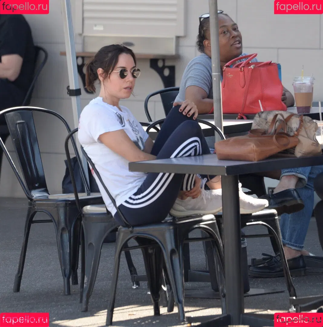 Aubrey Plaza Onlyfans Photo Gallery 