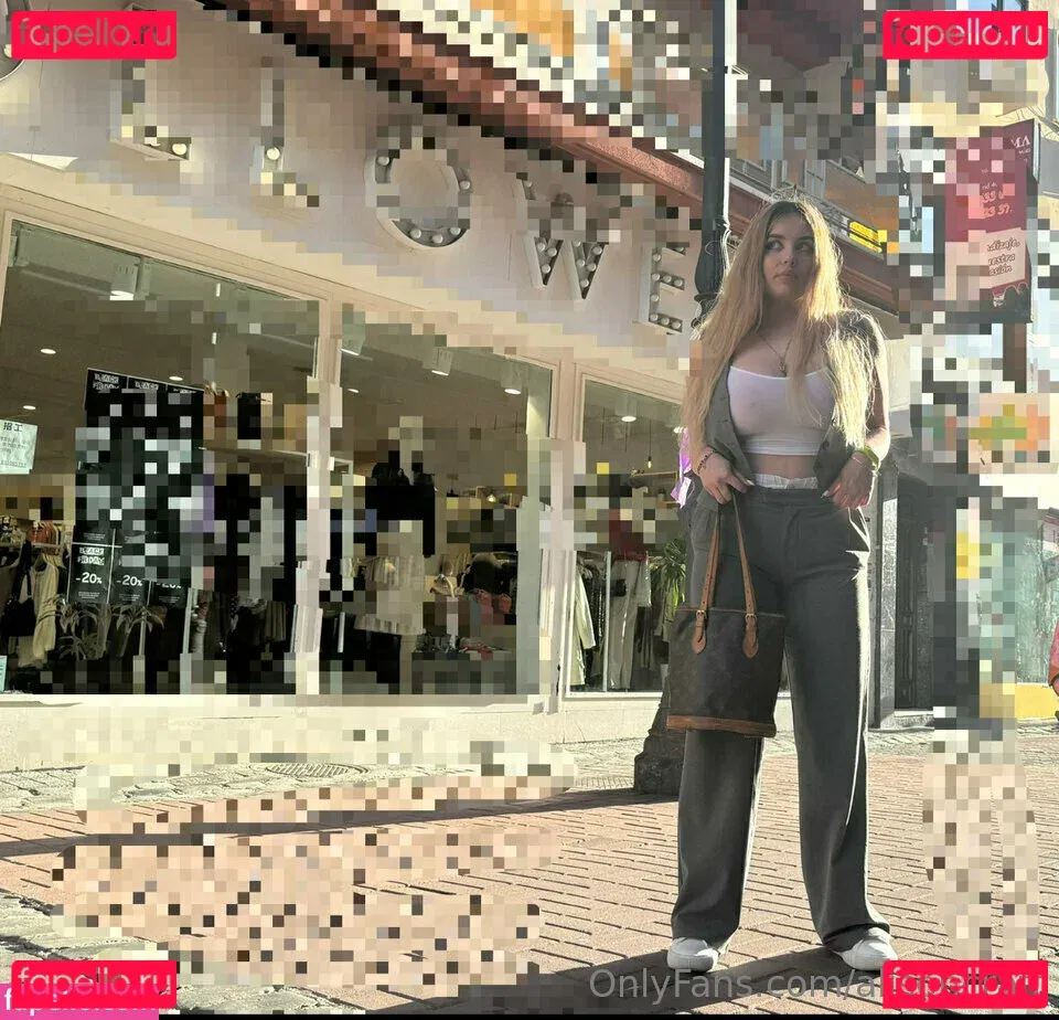 alisoncraft Onlyfans Photo Gallery 