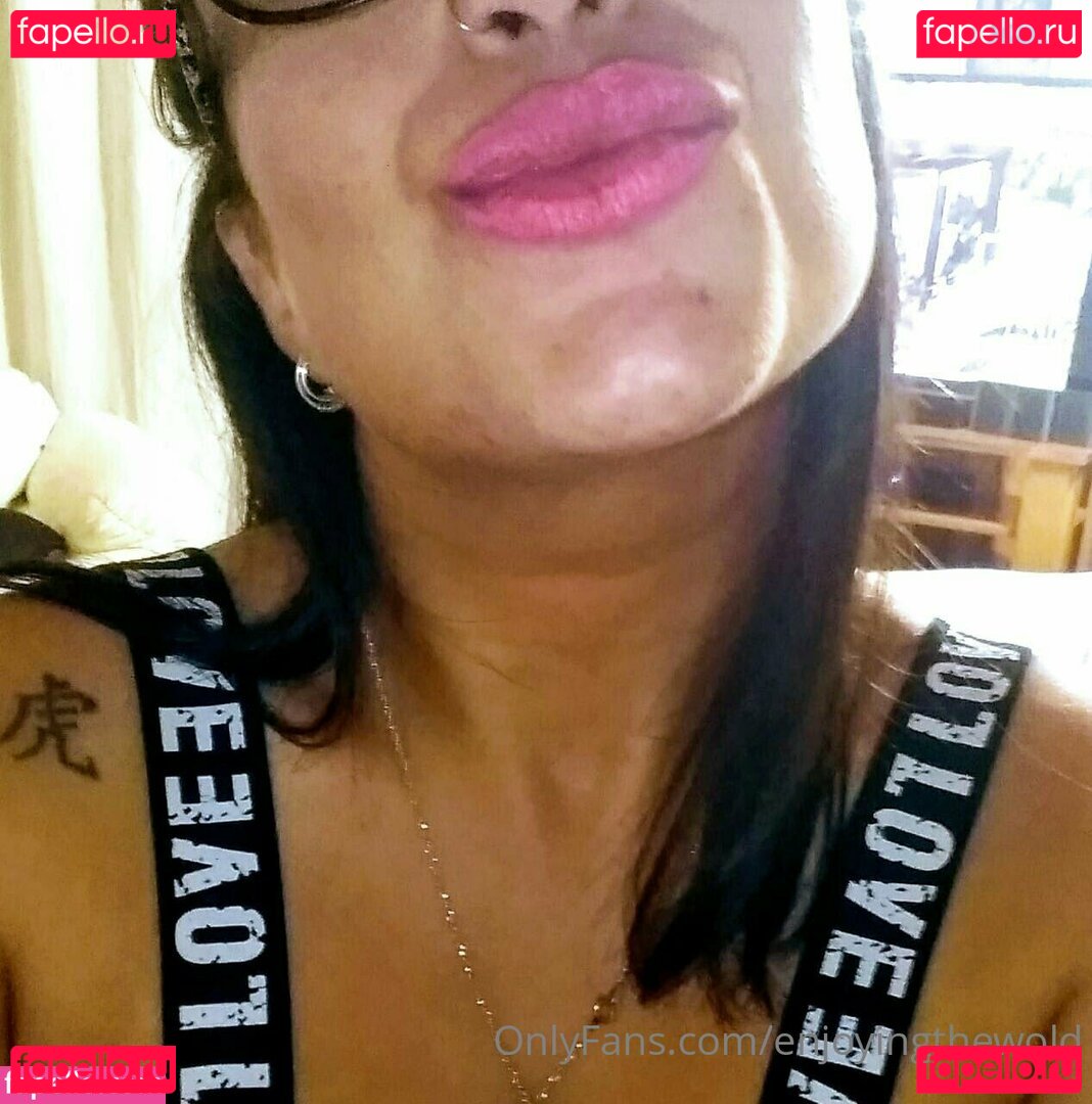 enjoyingthewold Onlyfans Photo Gallery 