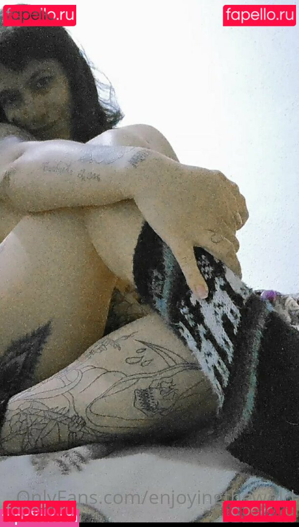 enjoyingthewold Onlyfans Photo Gallery 