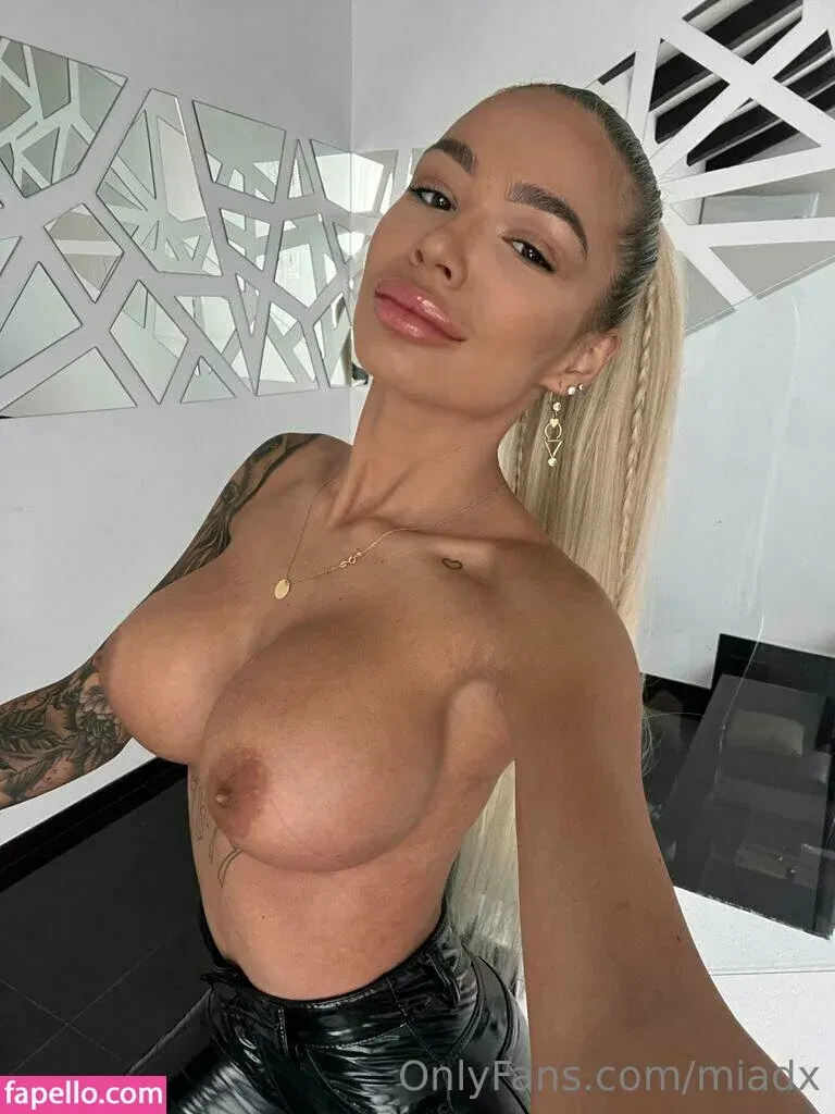 miadx Onlyfans Photo Gallery 