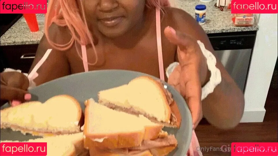 girlyvixxxen Onlyfans Photo Gallery 