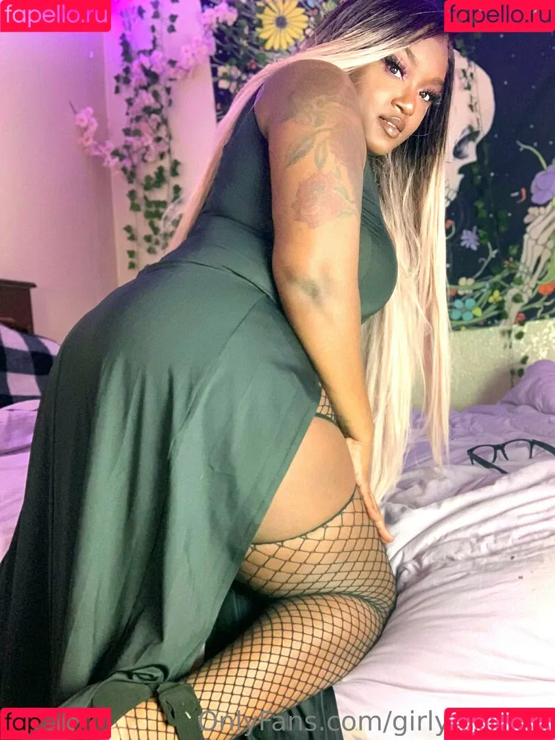 girlyvixxxen Onlyfans Photo Gallery 