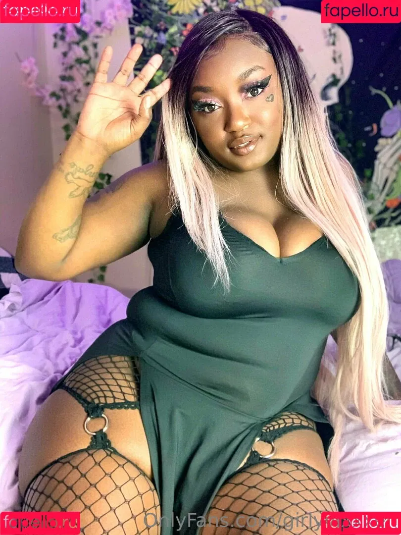 girlyvixxxen Onlyfans Photo Gallery 