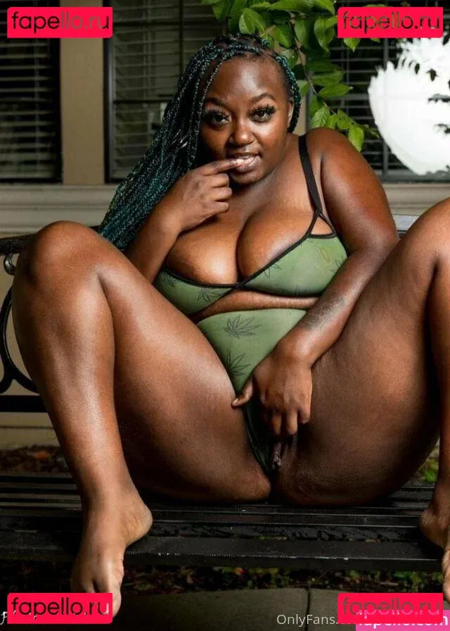 girlyvixxxen Onlyfans Photo Gallery 