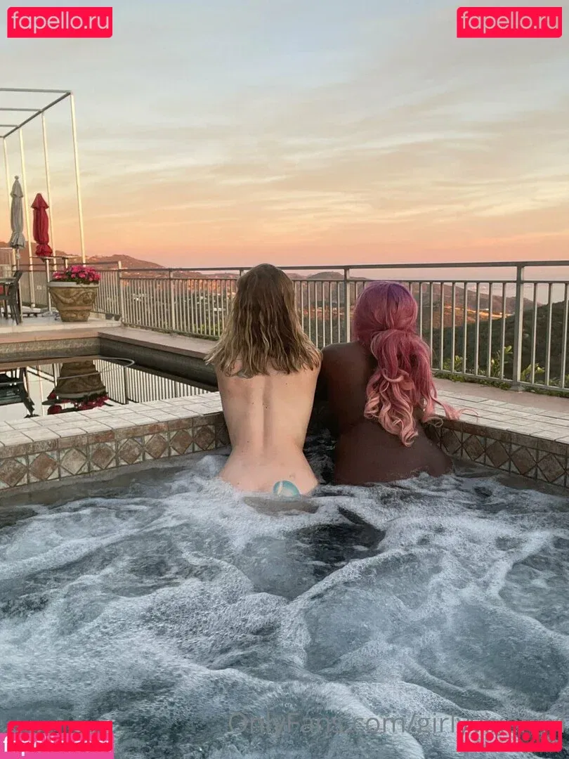 girlyvixxxen Onlyfans Photo Gallery 