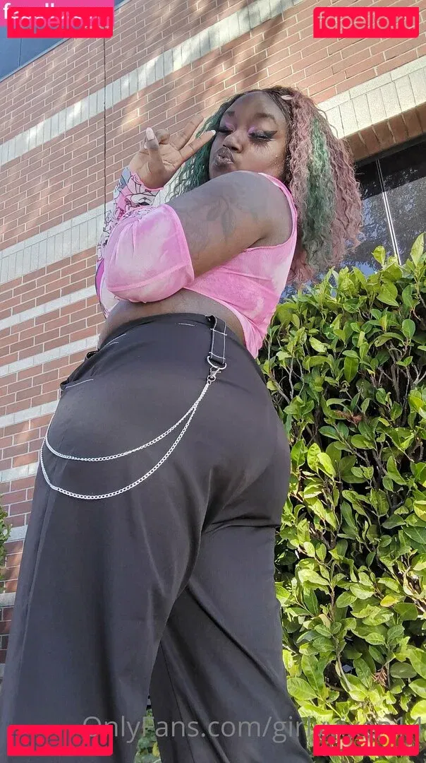 girlyvixxxen Onlyfans Photo Gallery 