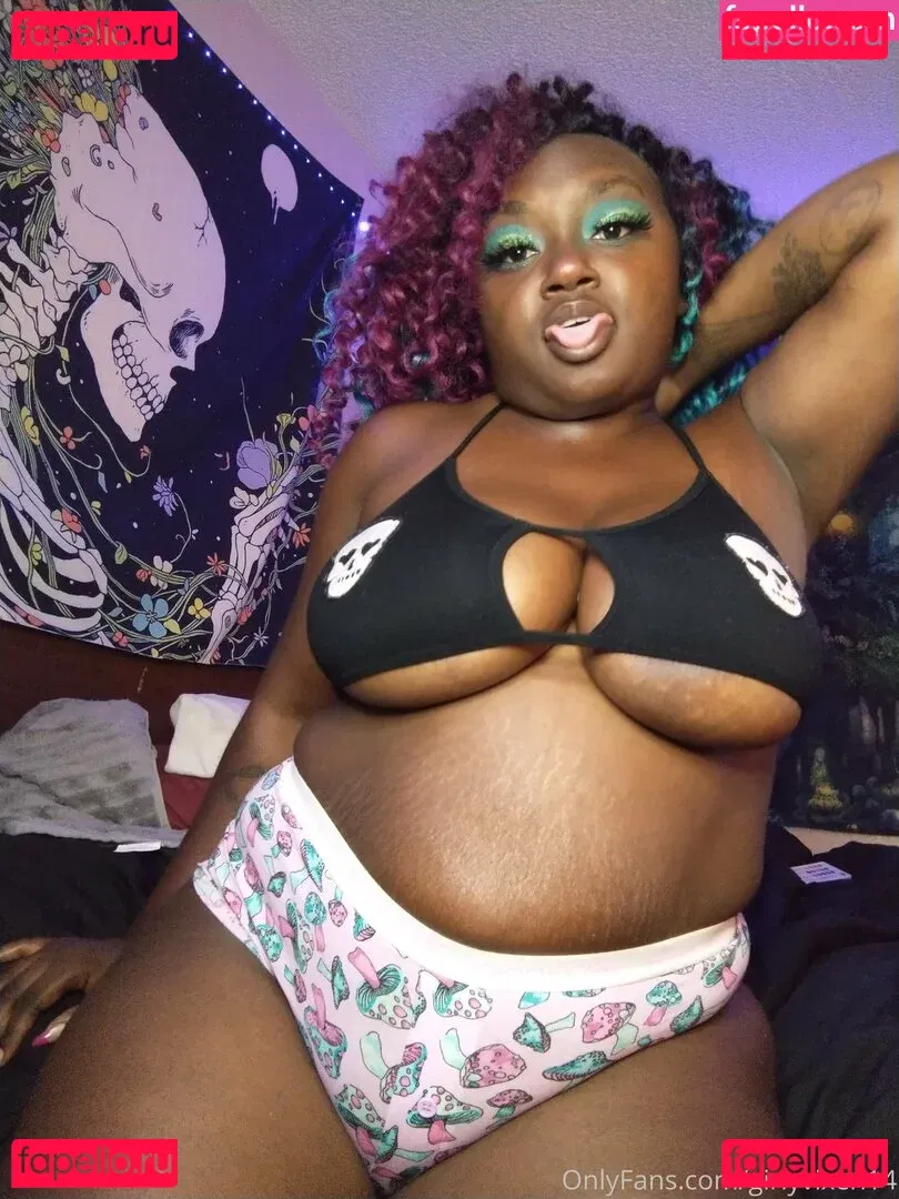 girlyvixxxen Onlyfans Photo Gallery 