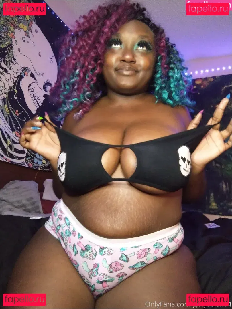 girlyvixxxen Onlyfans Photo Gallery 