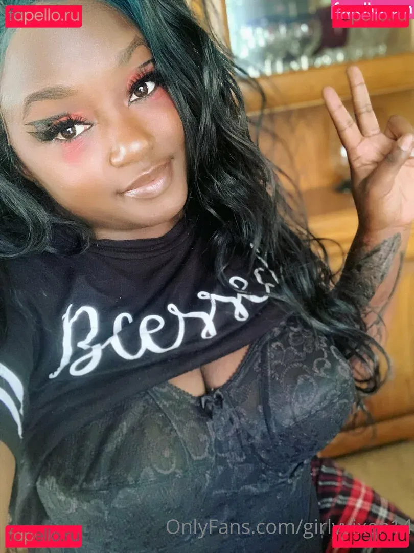 girlyvixxxen Onlyfans Photo Gallery 