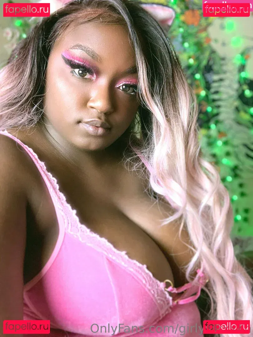 girlyvixxxen Onlyfans Photo Gallery 