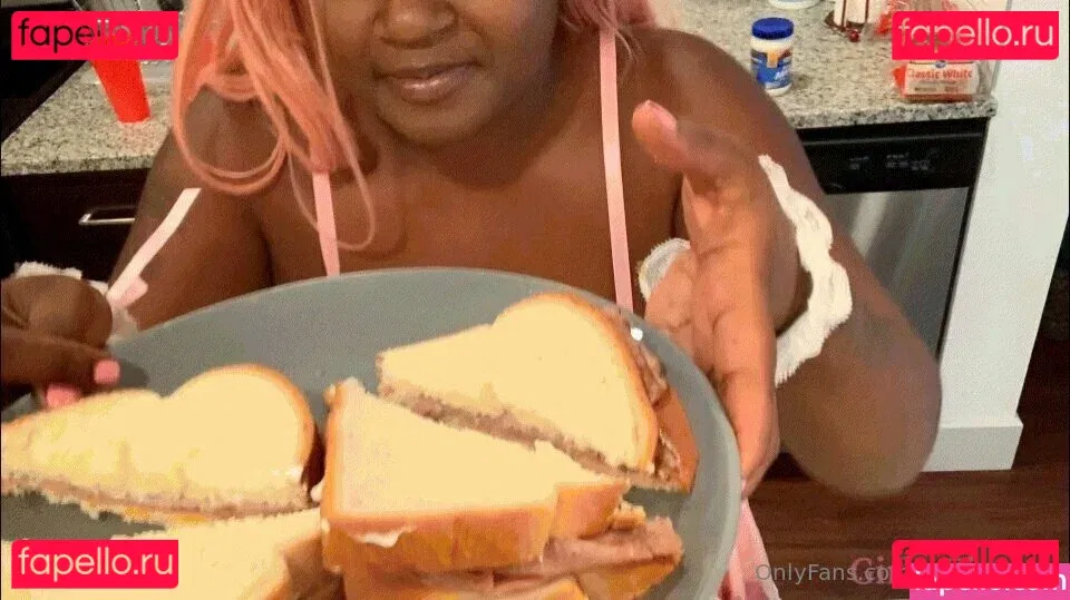 girlyvixxxen Onlyfans Photo Gallery 