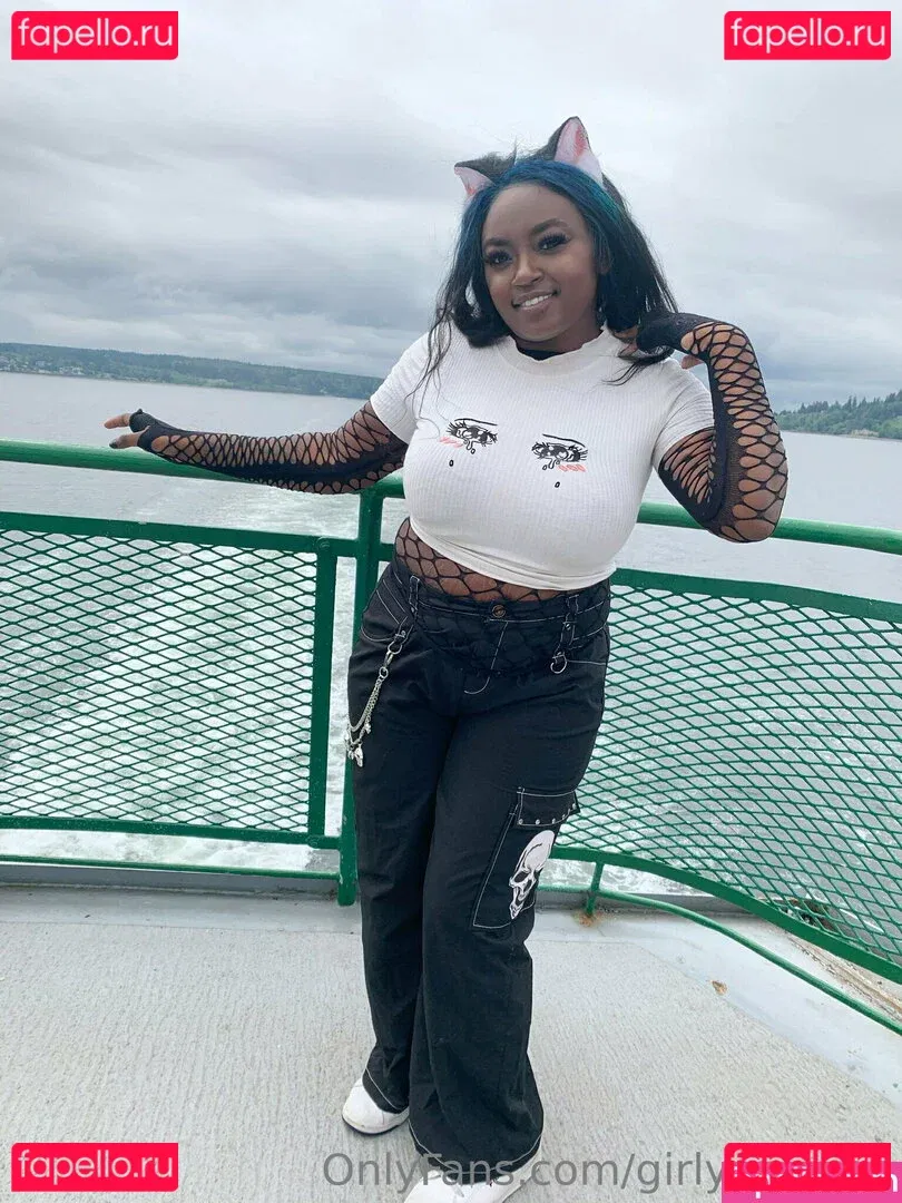 girlyvixxxen Onlyfans Photo Gallery 