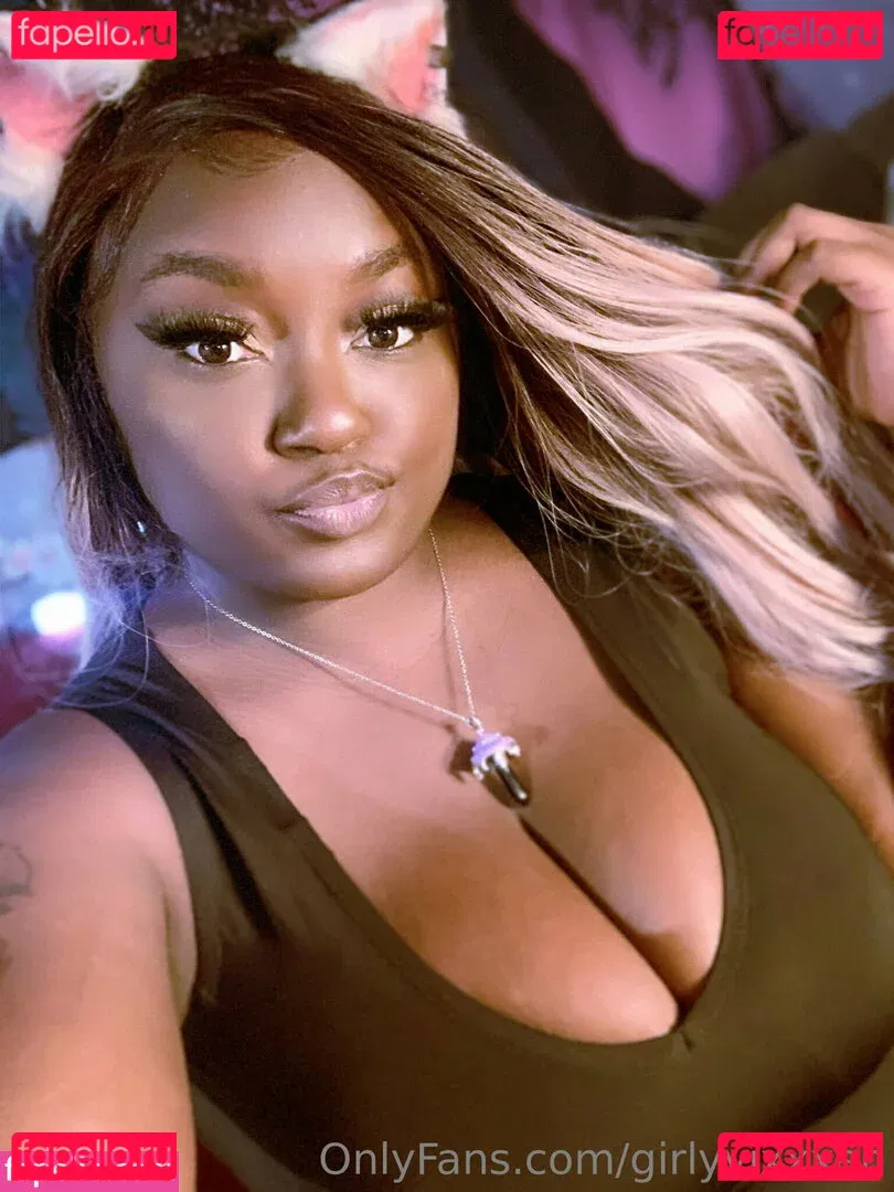 girlyvixxxen Onlyfans Photo Gallery 