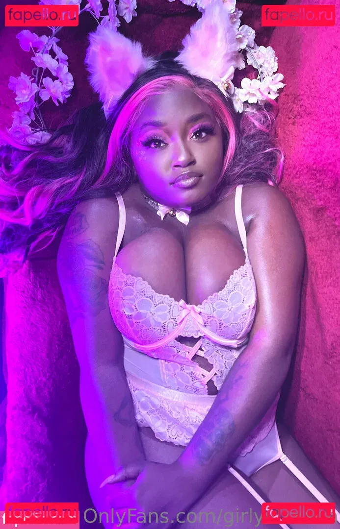 girlyvixxxen Onlyfans Photo Gallery 