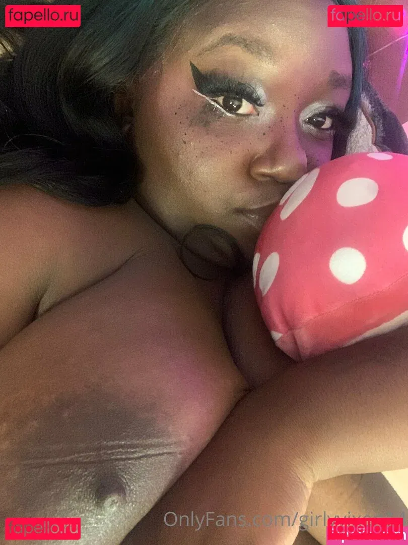 girlyvixxxen Onlyfans Photo Gallery 