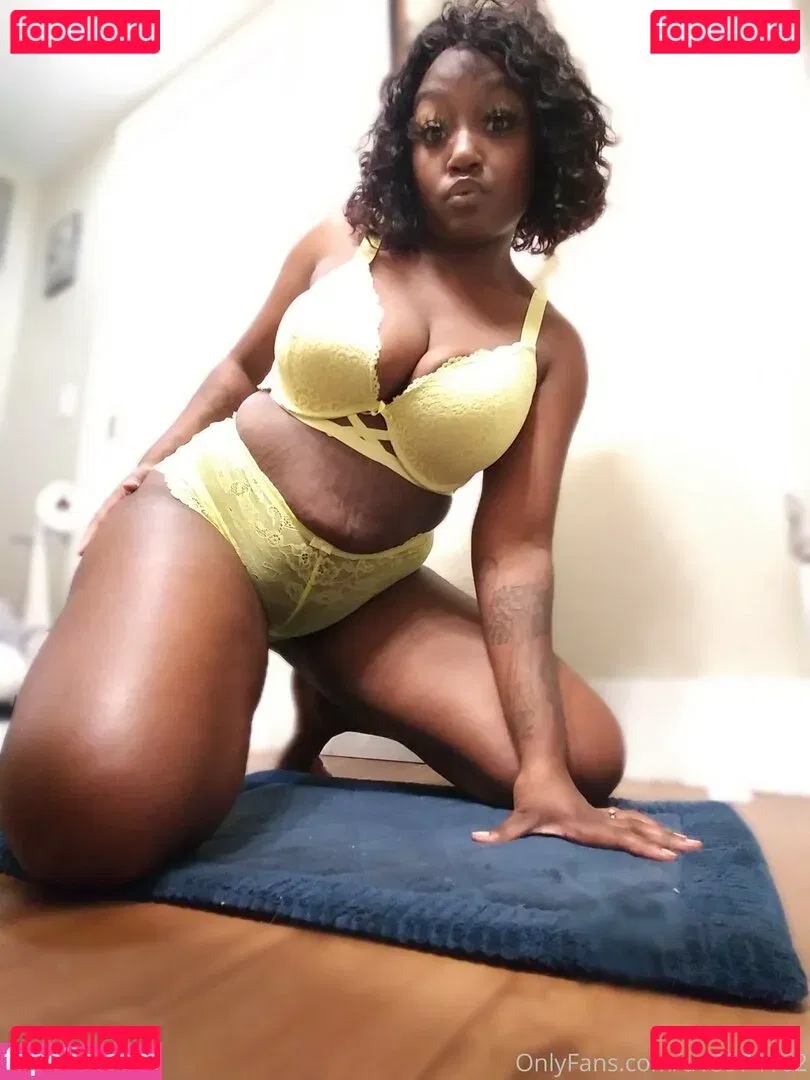 girlyvixxxen Onlyfans Photo Gallery 