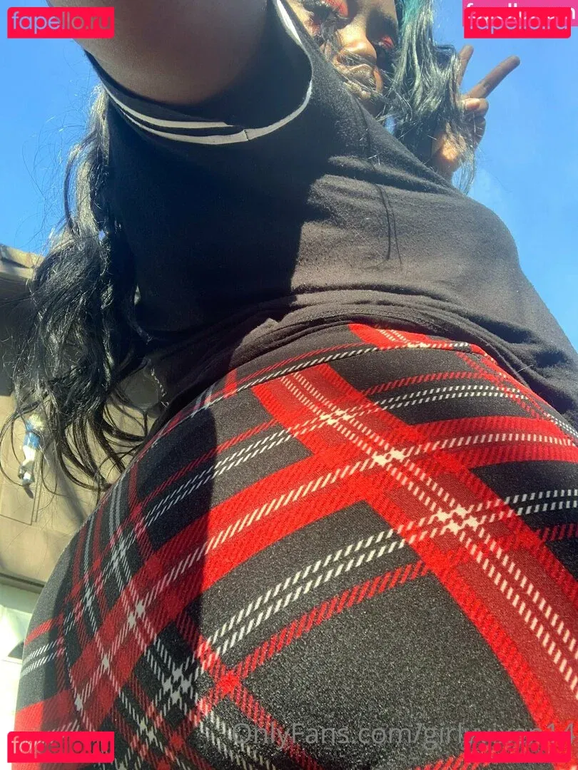 girlyvixxxen Onlyfans Photo Gallery 