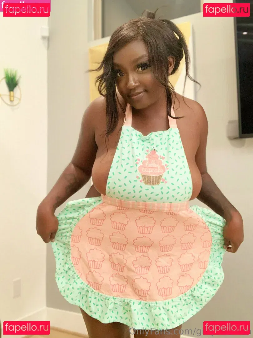 girlyvixxxen Onlyfans Photo Gallery 