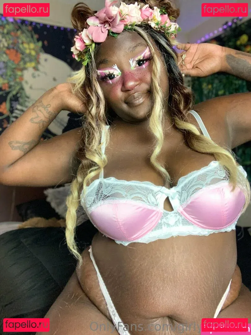 girlyvixxxen Onlyfans Photo Gallery 