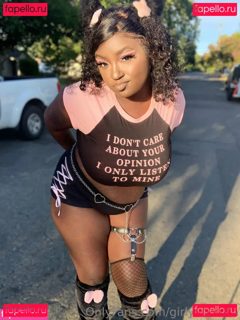 girlyvixxxen Onlyfans Photo Gallery 