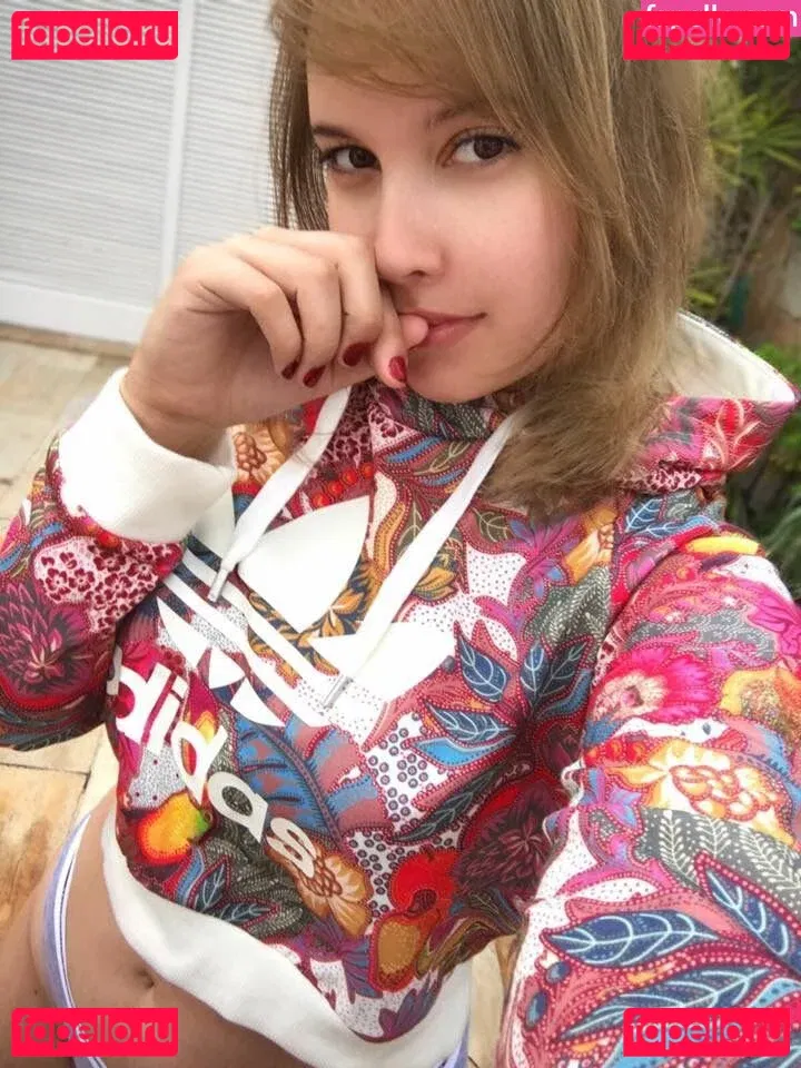 Lara Lunardi Onlyfans Photo Gallery 