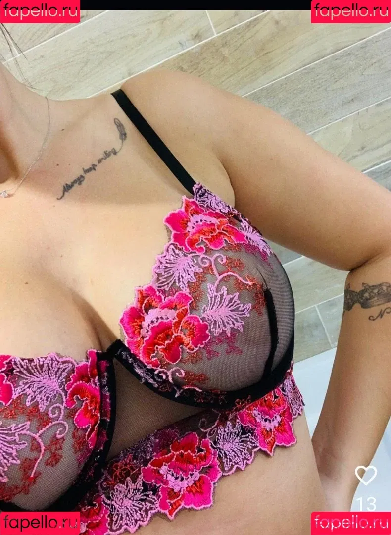 Helenamodele Onlyfans Photo Gallery 