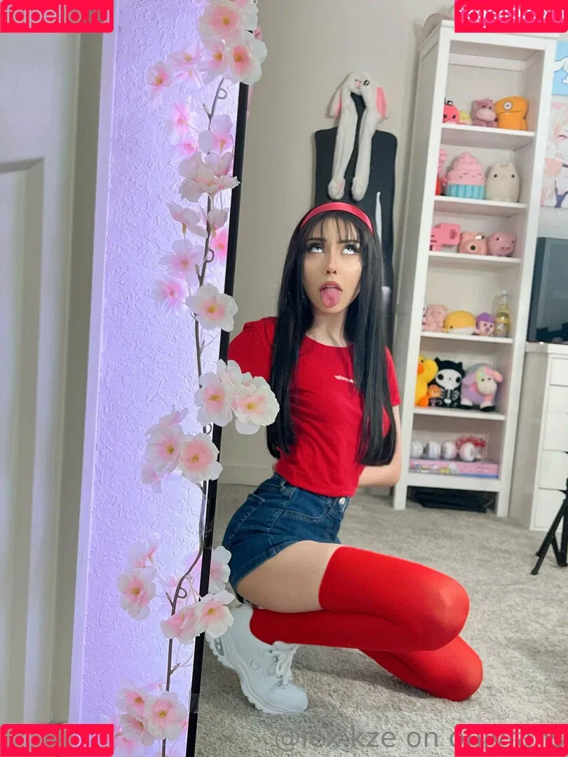 jasminealyahh Onlyfans Photo Gallery 