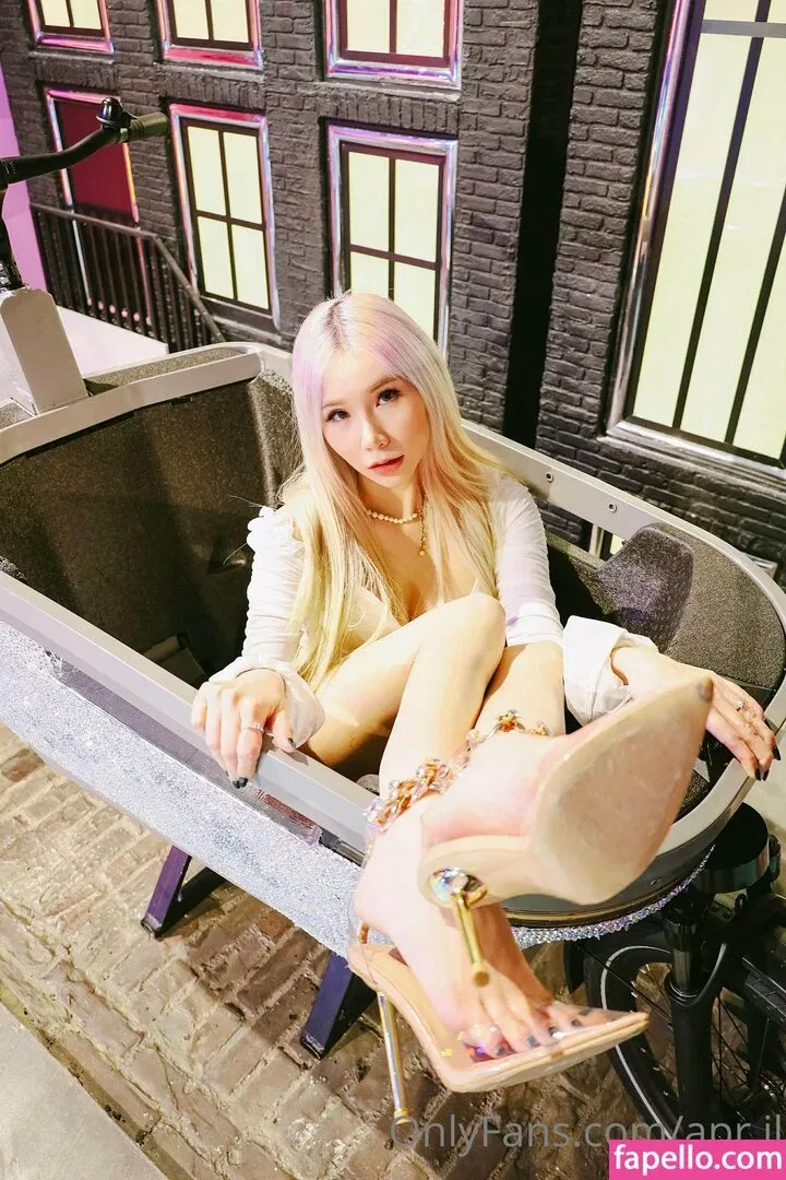 Apr.il Onlyfans Photo Gallery 