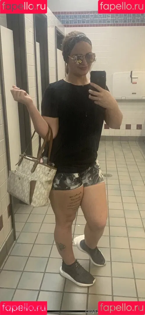 trophygirlfriendk Onlyfans Photo Gallery 