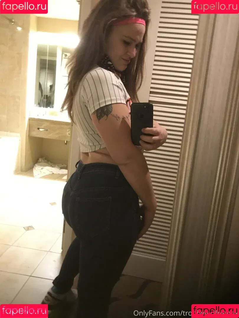 trophygirlfriendk Onlyfans Photo Gallery 