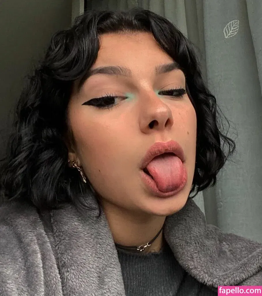 Emmy Tifrit Onlyfans Photo Gallery 