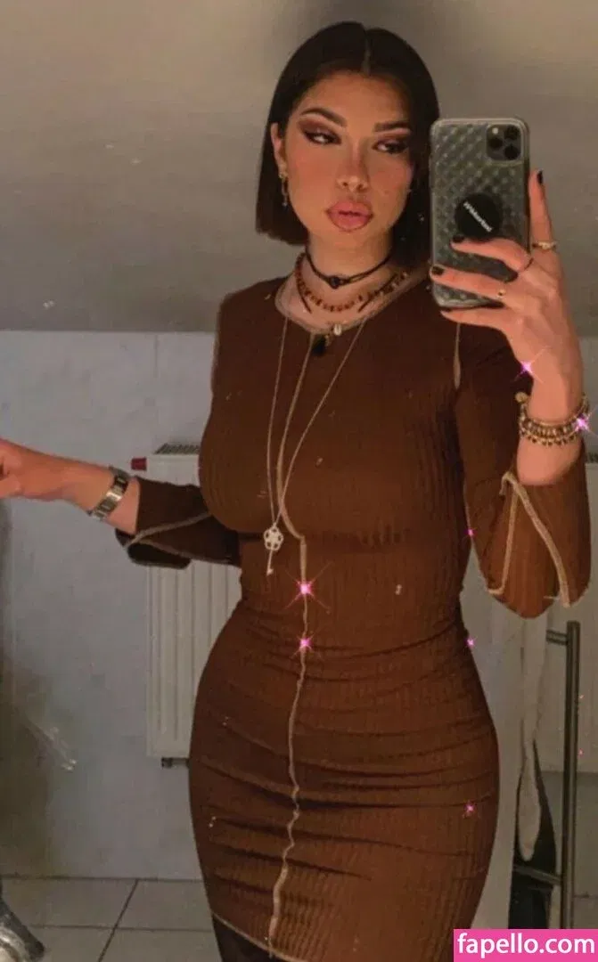 Emmy Tifrit Onlyfans Photo Gallery 