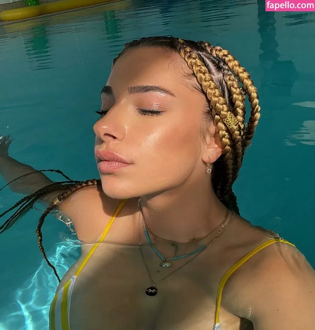 Emmy Tifrit Onlyfans Photo Gallery 