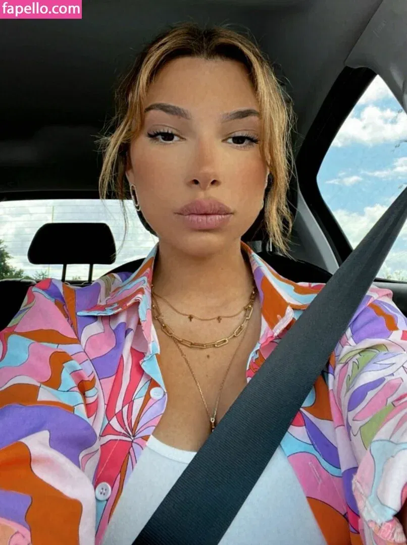 Emmy Tifrit Onlyfans Photo Gallery 