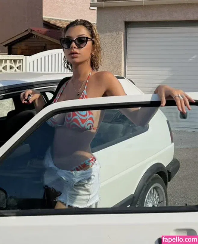 Emmy Tifrit Onlyfans Photo Gallery 