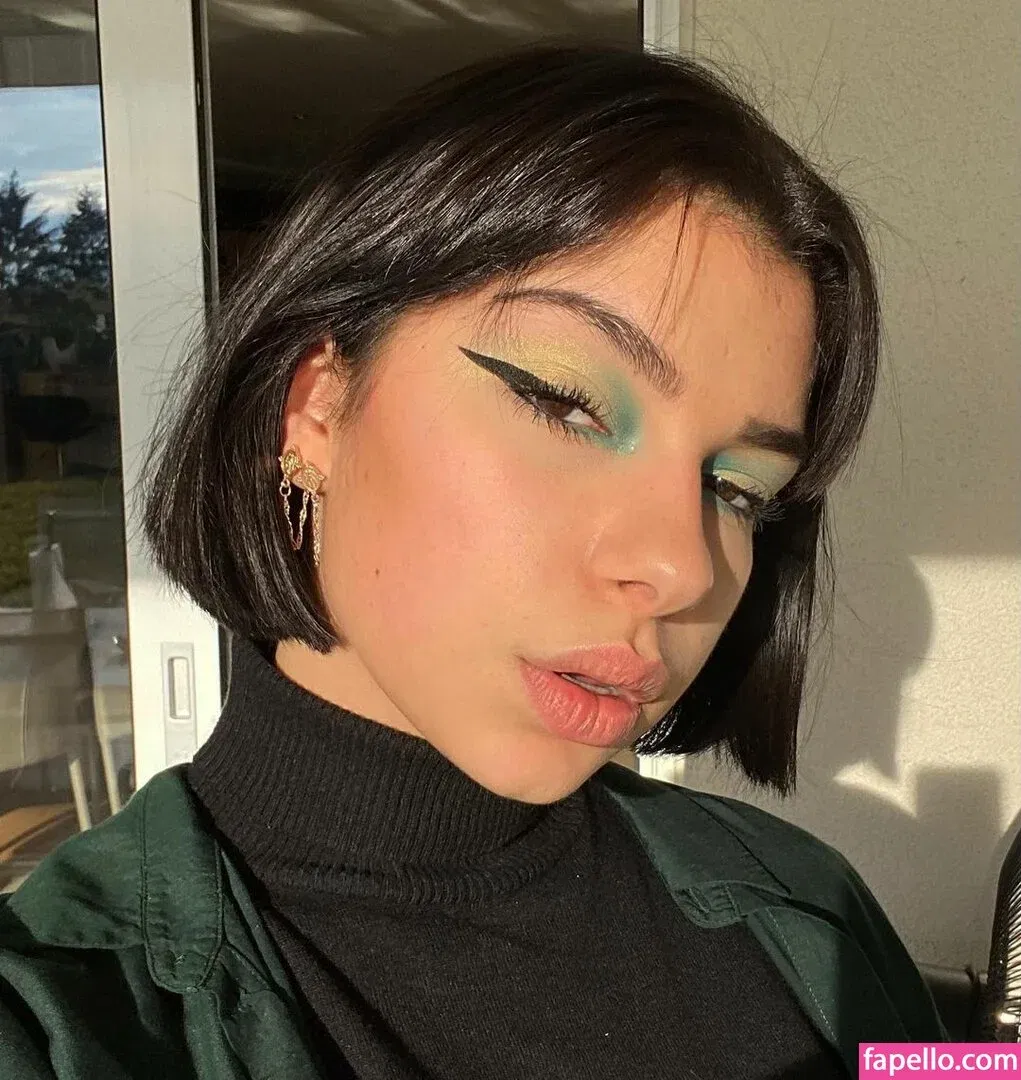 Emmy Tifrit Onlyfans Photo Gallery 