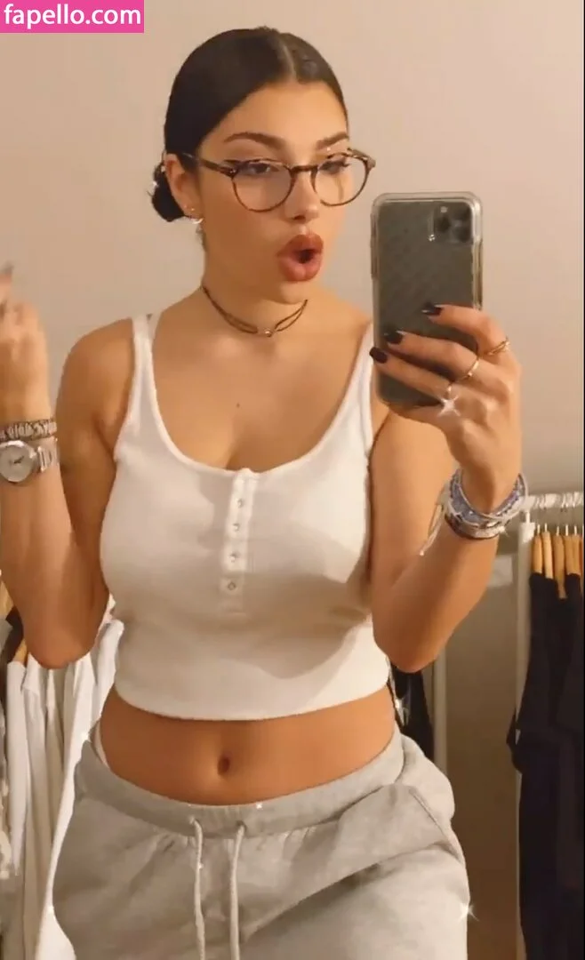 Emmy Tifrit Onlyfans Photo Gallery 