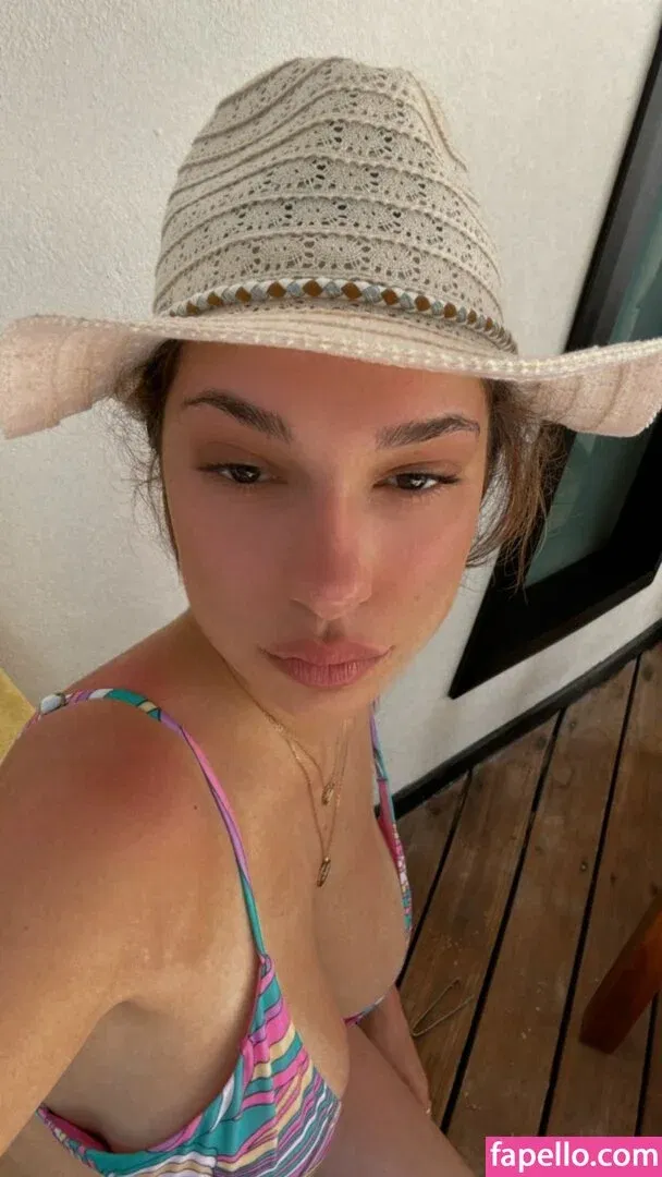 Emmy Tifrit Onlyfans Photo Gallery 