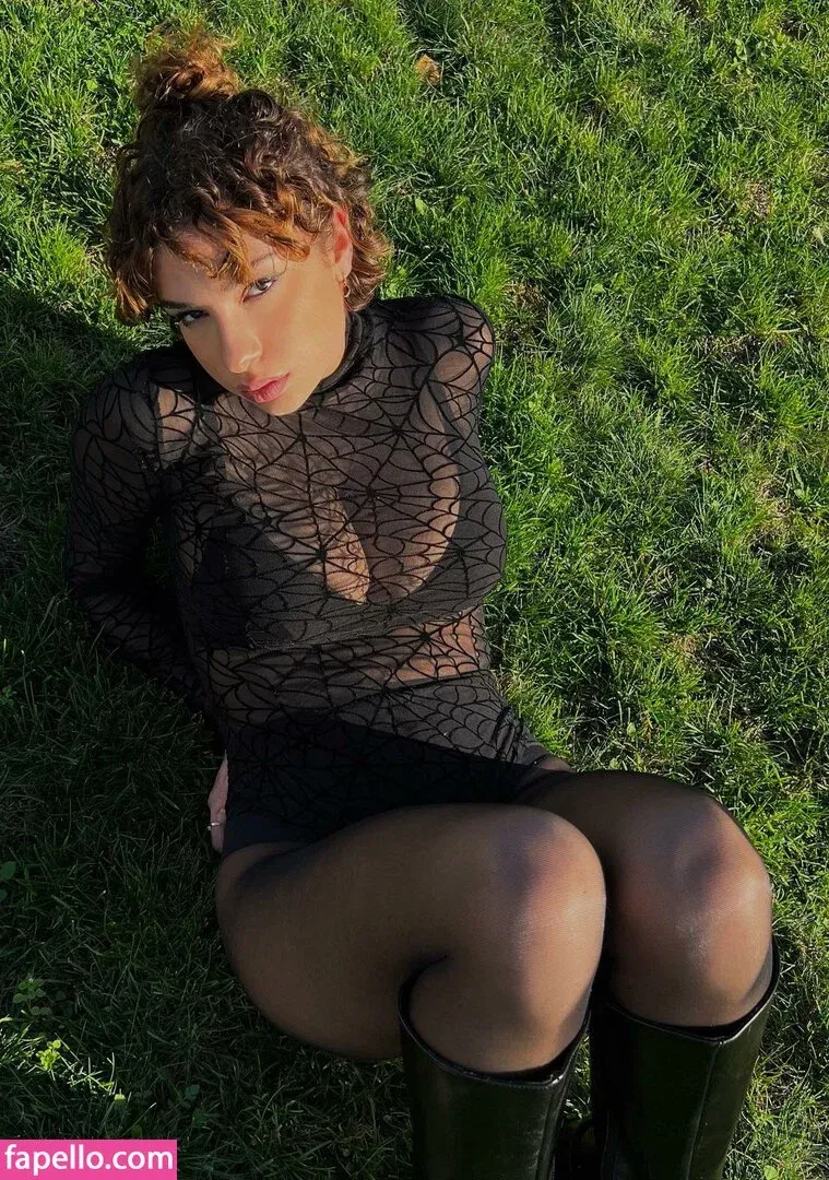 Emmy Tifrit Onlyfans Photo Gallery 