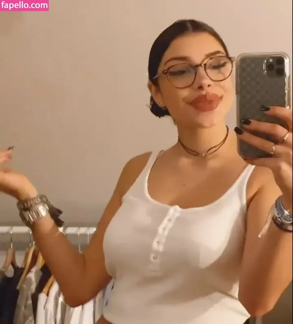 Emmy Tifrit Onlyfans Photo Gallery 