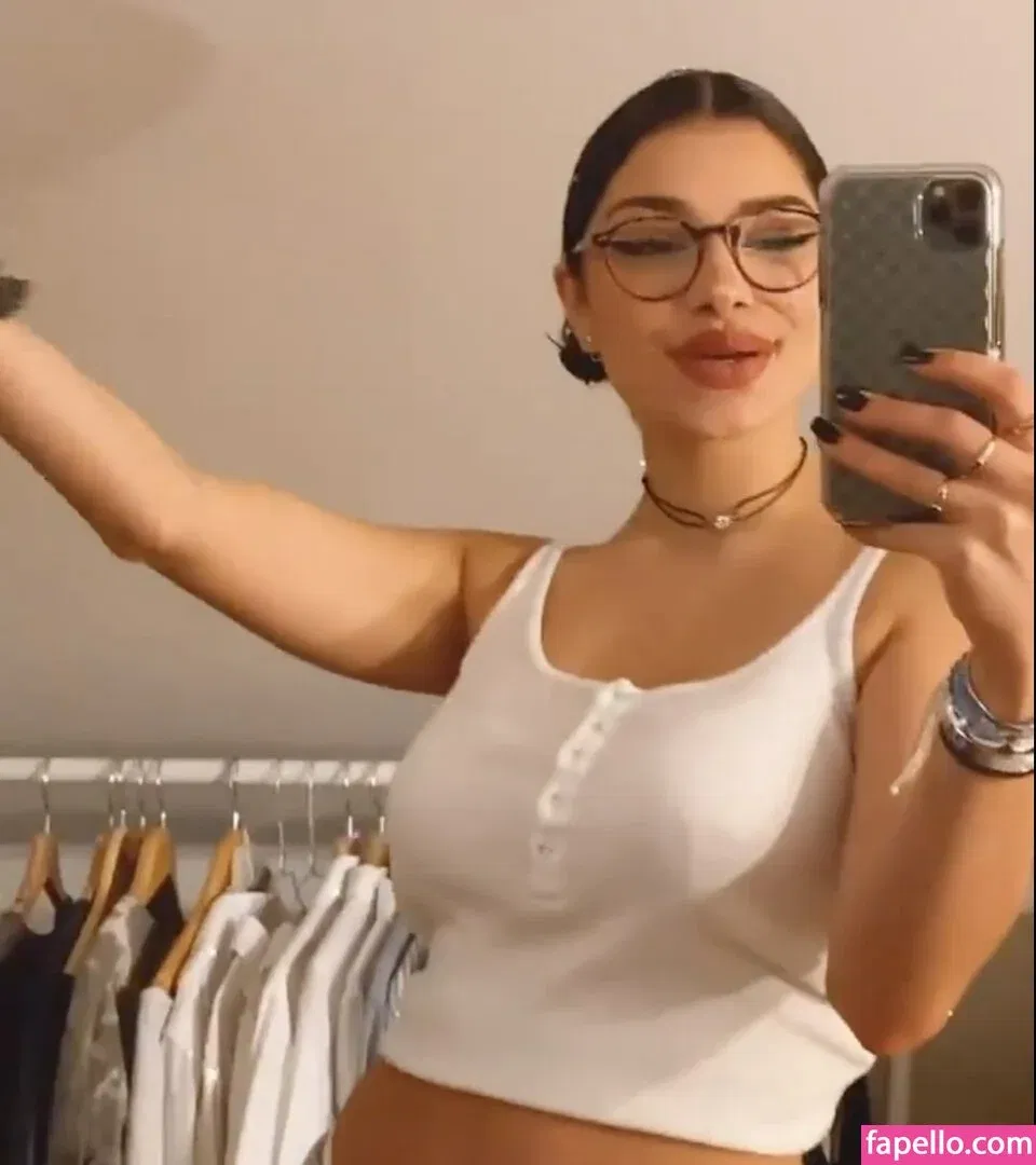 Emmy Tifrit Onlyfans Photo Gallery 