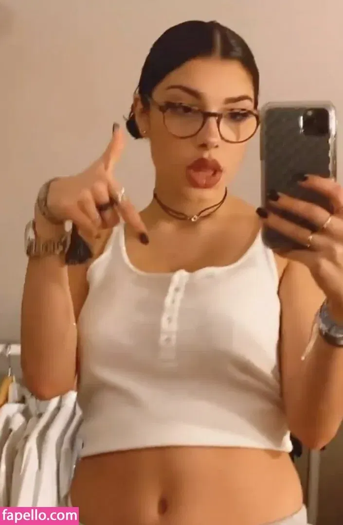 Emmy Tifrit Onlyfans Photo Gallery 