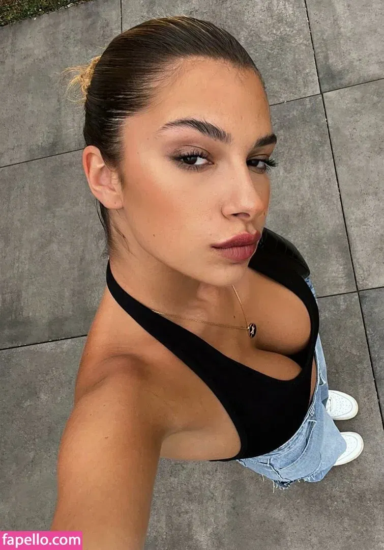 Emmy Tifrit Onlyfans Photo Gallery 