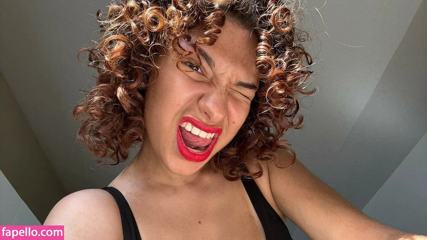 Emmy Tifrit Onlyfans Photo Gallery 