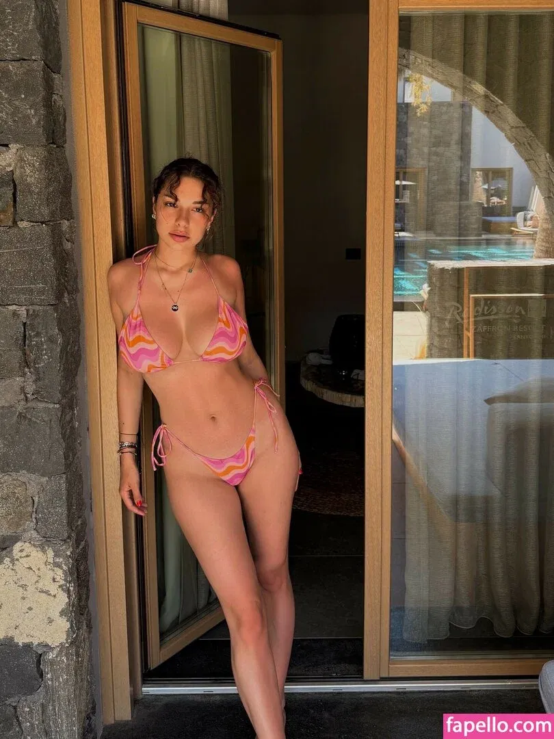 Emmy Tifrit Onlyfans Photo Gallery 