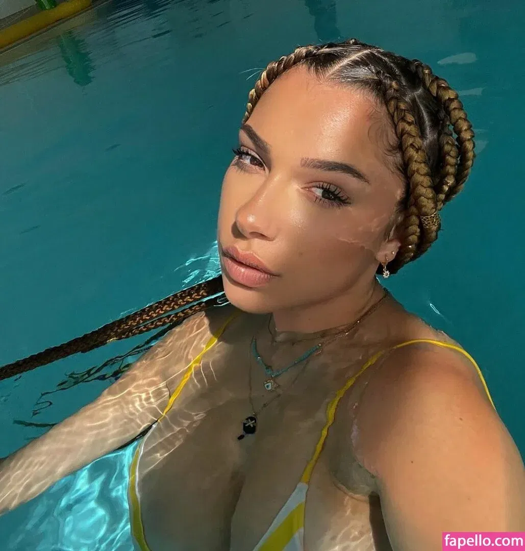 Emmy Tifrit Onlyfans Photo Gallery 